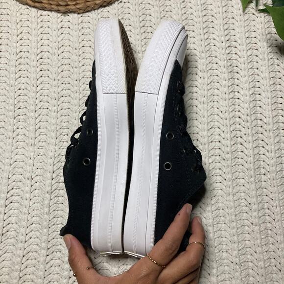 Converse All Star| Chuck Taylor 2 youth kids classic low top sneakers NWOT - Picture 3 of 14